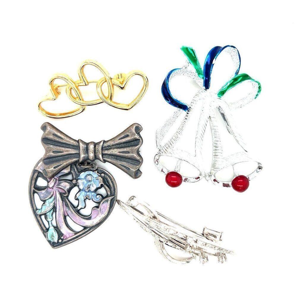Lot of 4 Brooches